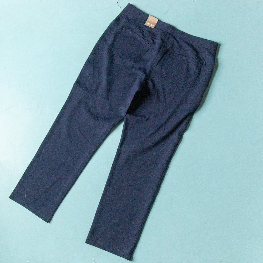 NEW Chico'ss Premiere Faux Pocket Navy Blue Ponte Knit Basic Pant Sz Large Short - Picture 8 of 10